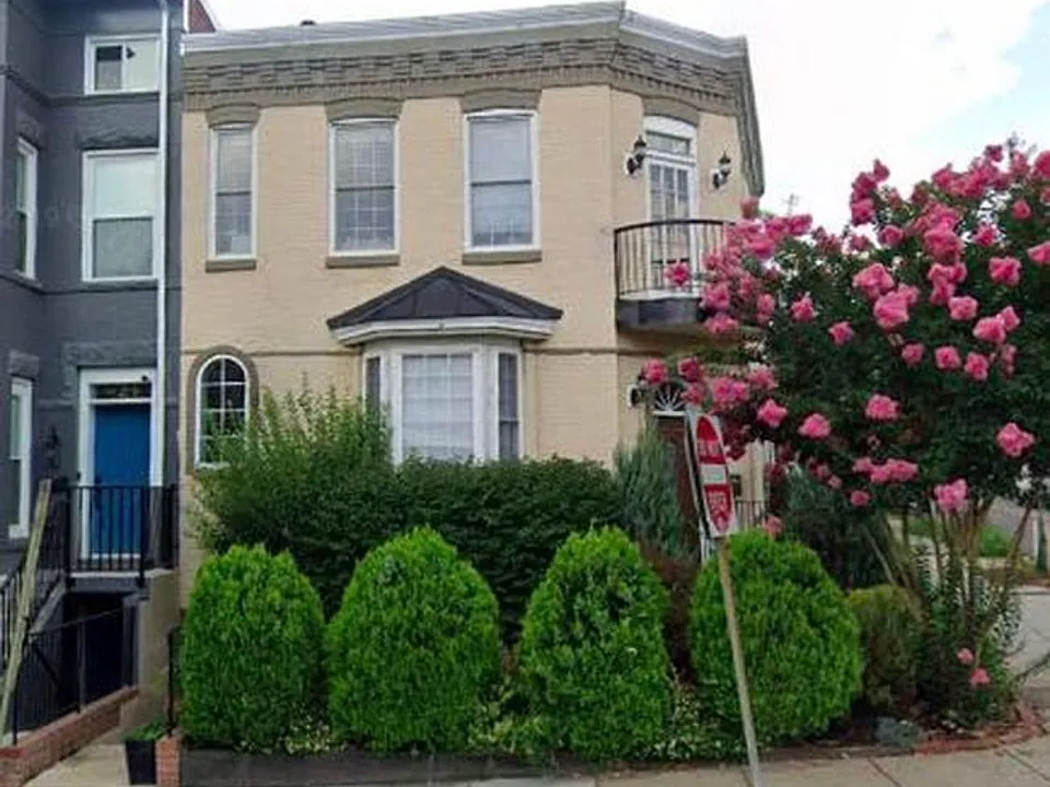 26 Seaton Pl NE #1