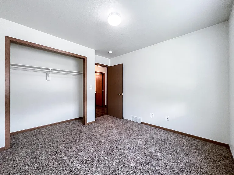 211 S Kellogg Ave #4 — Photo 10