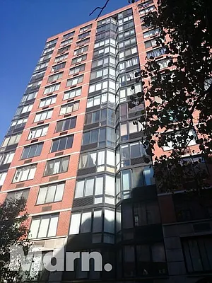 Rented by Mdrn Residential | media 3