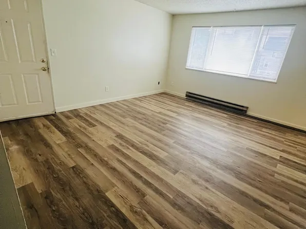 629 SE Franklin St APT 27, Portland, OR 97202