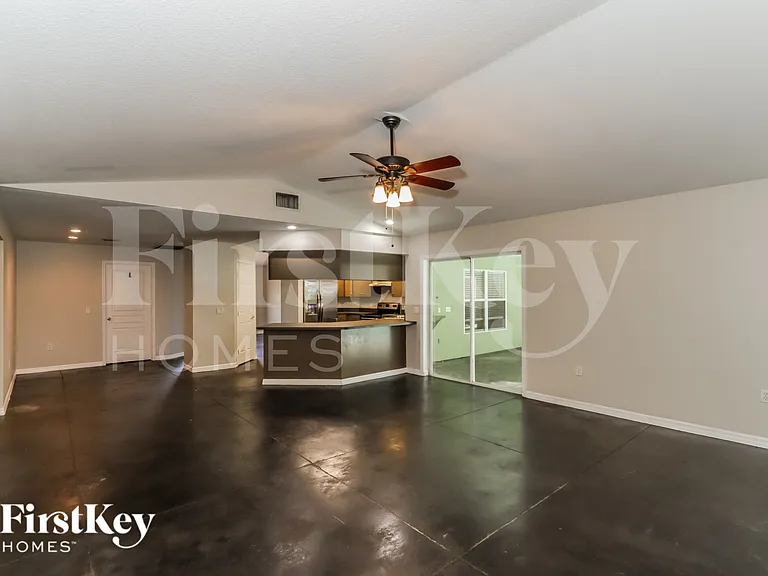1411 Banbury Loop N — Photo 5