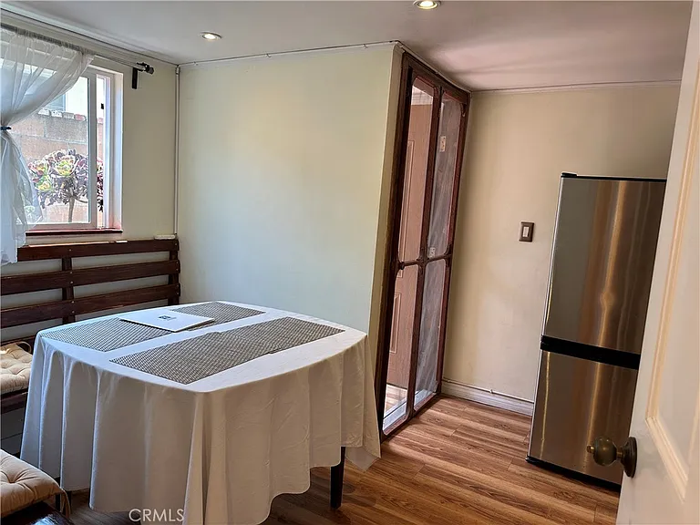 10338 Eastborne Ave — Photo 11