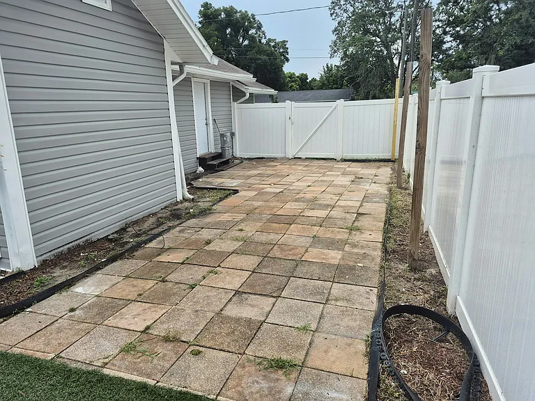 1402 E Bougainvillea Ave — Photo 24