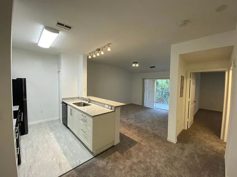 5455 Vineland Rd #3310 — Photo 4