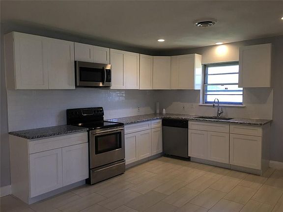 5th image of 1117 Alamo Ln