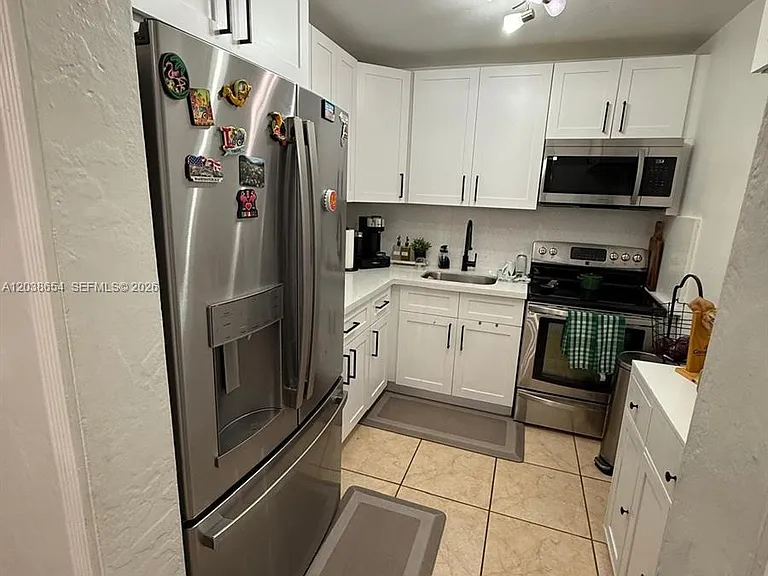 1275 W 35th St #32B — Photo 4
