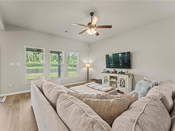 4th image of 42333 Jasper Ln