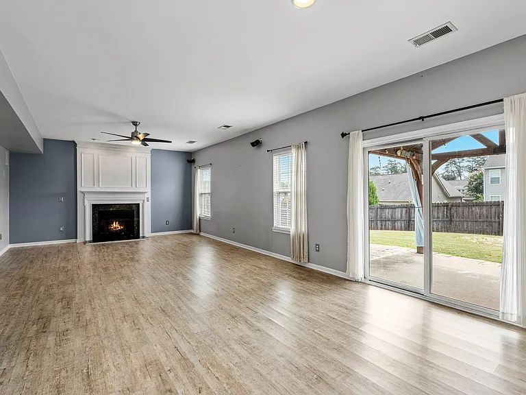 27 Madeline Cir — Photo 3