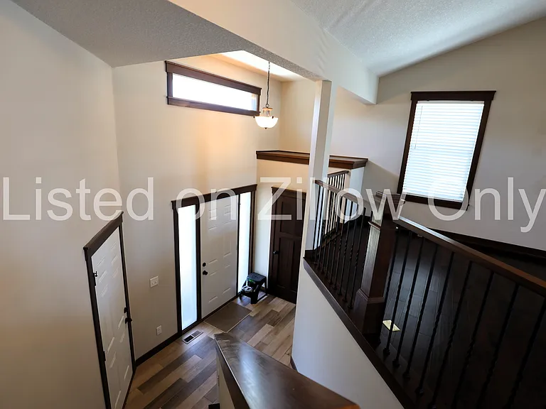 6758 Redwood Ave — Photo 9