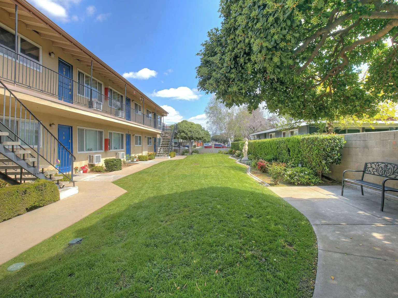 Walnut Grand — Photo 2
