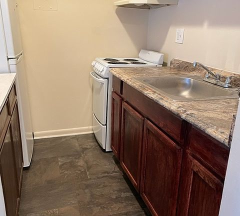 5th image of 444 S Ashland Ave #B-12