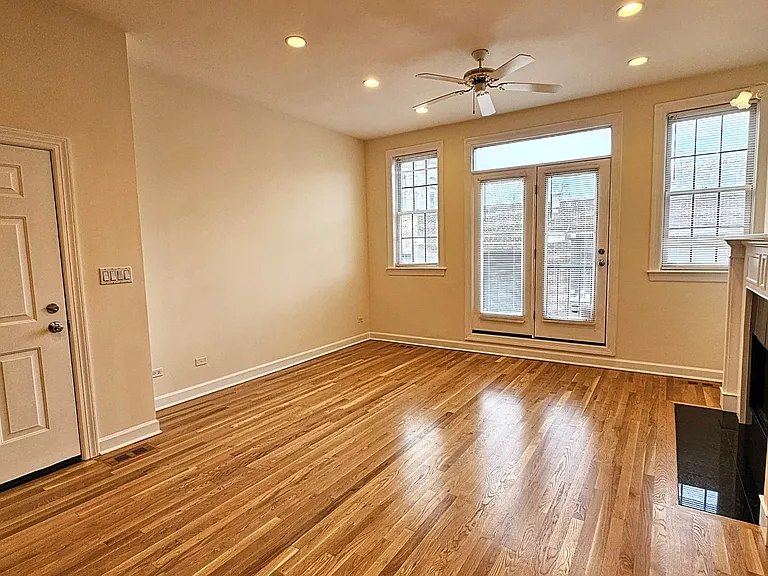 509 N Hartland Ct #1S — Photo 3