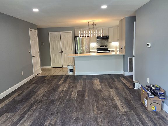 5th image of 1 Carey Cir APT 202