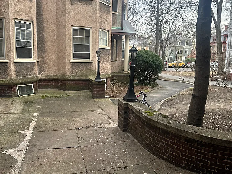 33 Concord Ave #12 — Photo 28