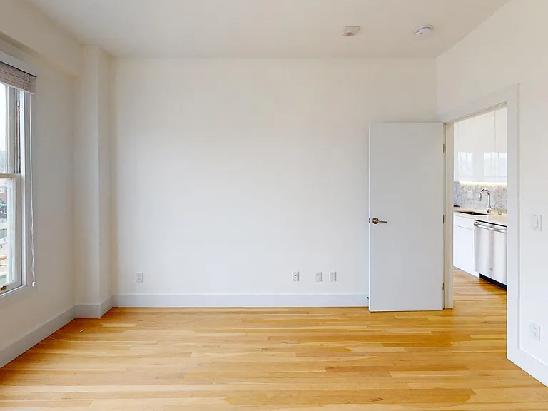 1290 Grove St — Photo 46