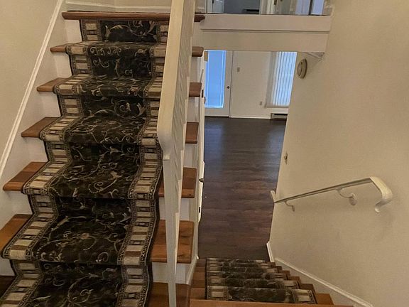 Inside entry way (3)