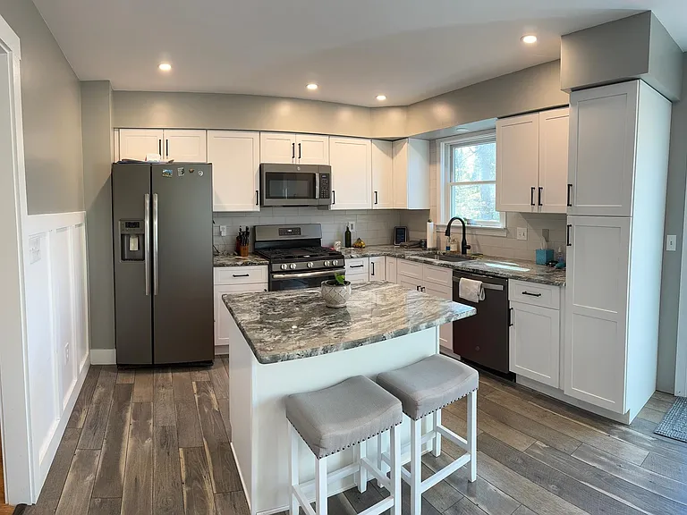 1310 Farley Ct S — Photo 1