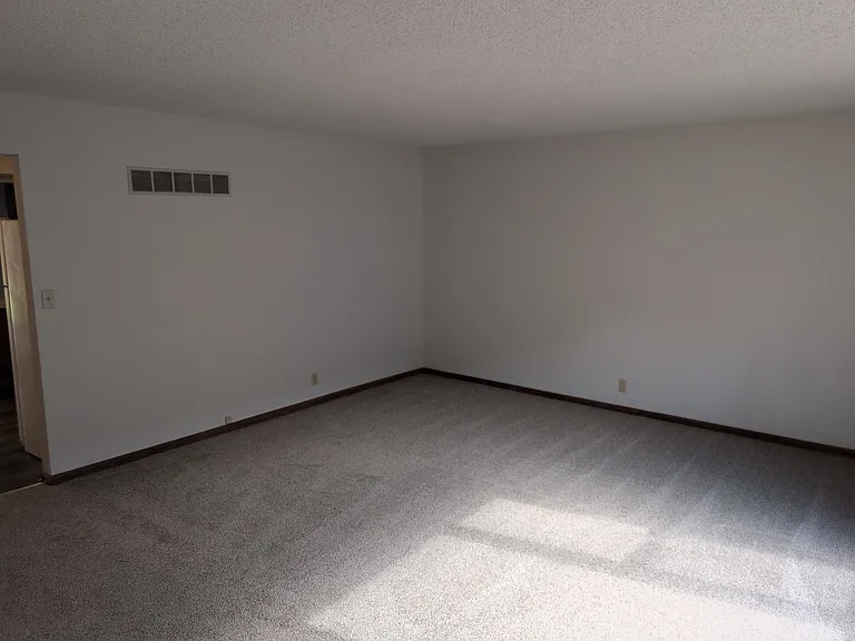 2210 Mirwyn Ct — Photo 8