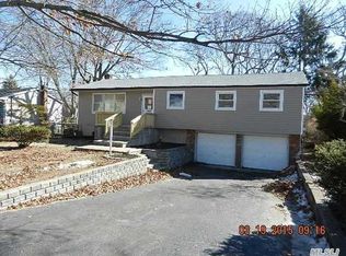 125 Hudson Ave, Lake Grove, NY 11755