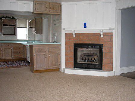 Family rm off kitchen