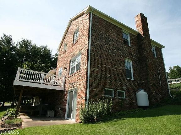 4th image of 3913 Highland Ave
