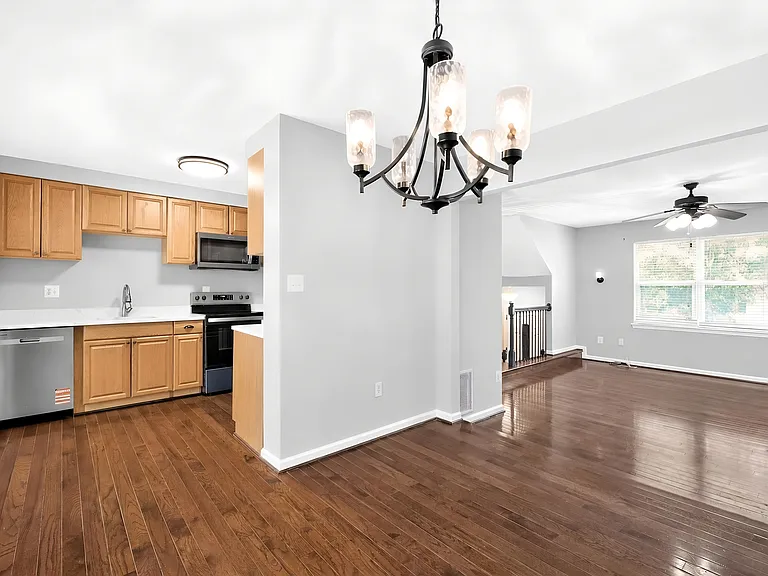 1731 Forest Park Dr — Photo 6