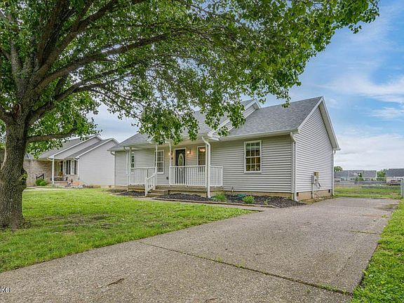 3rd image of 238 Lakes Edge Dr