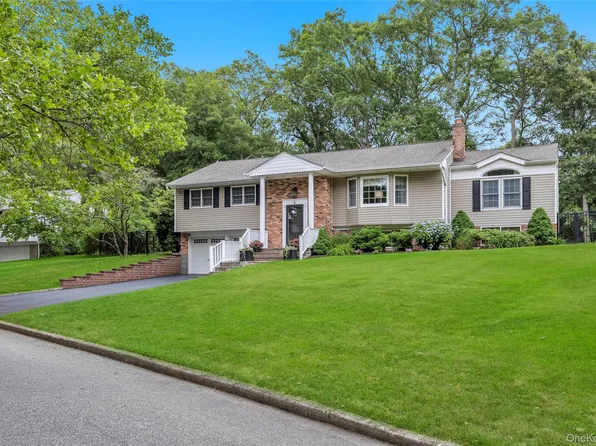 4 Long Hill Road, Smithtown, NY 11787