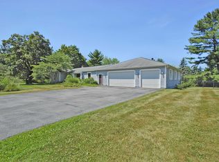 16 Round Hill Rd, Poughkeepsie, NY 12603