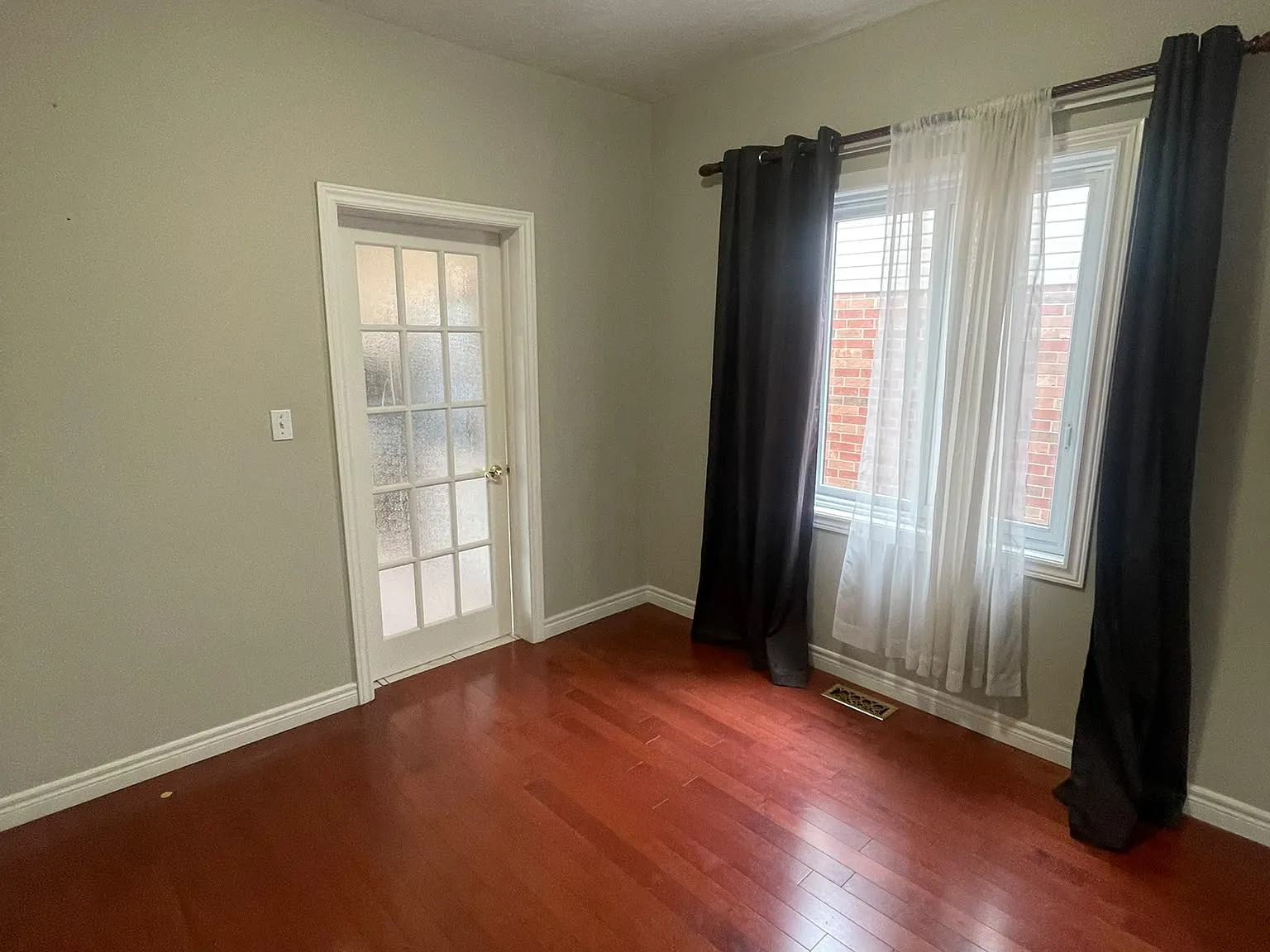 3 bed, 2.5 bath, 2200 sqft, $2,799 — Photo 3