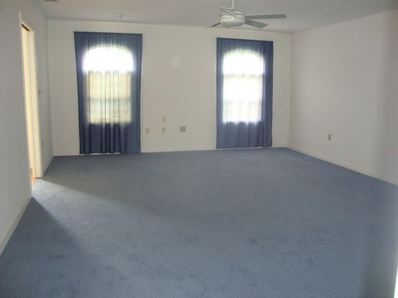 3rd image of 4851 NW 73rd St