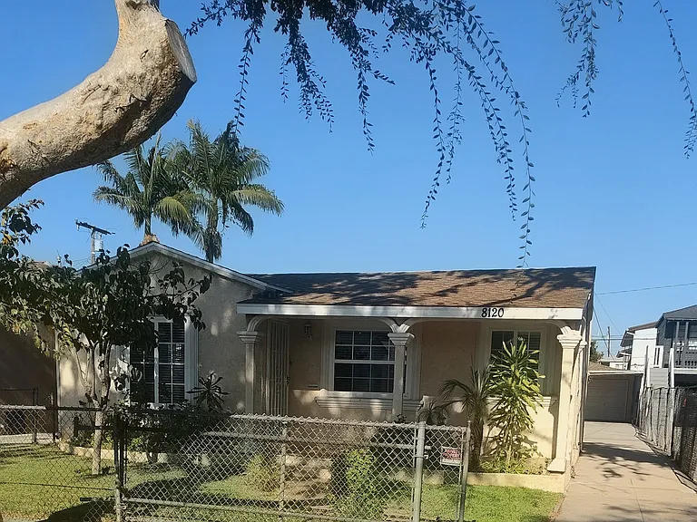 San Vincente Ave — Photo 1