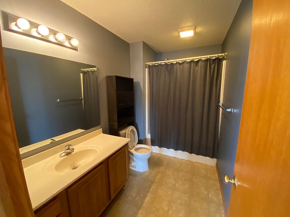 2nd image of 405 James Blvd #12