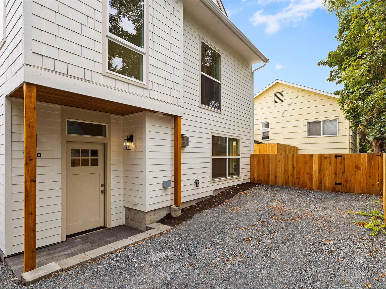 2 bed, 1037 sqft, $3,288 — Photo 3