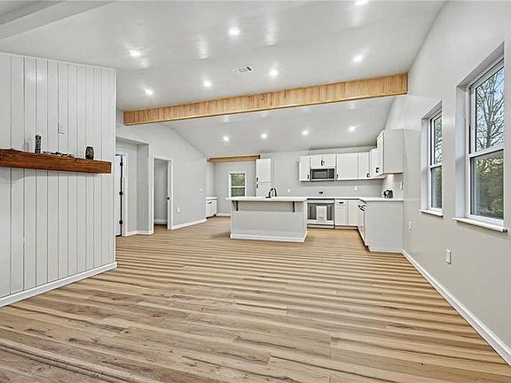 5th image of 1004 Mapp St