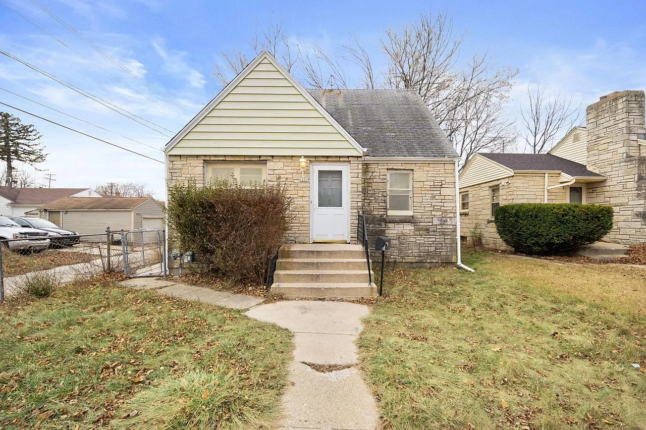 5221 North 46th STREET photo 1