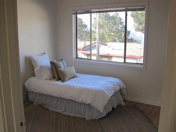 2nd image of 1526 Pershing Dr APT D
