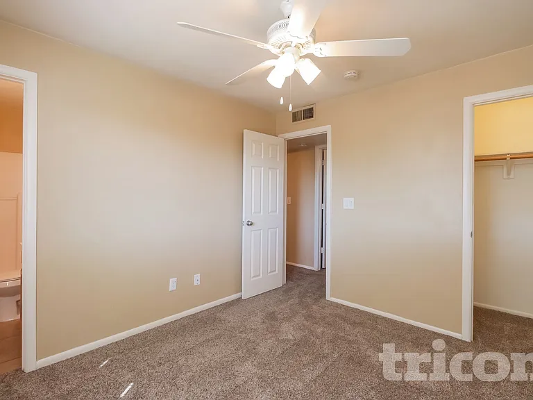 5017 W Sierra Vista Dr — Photo 10