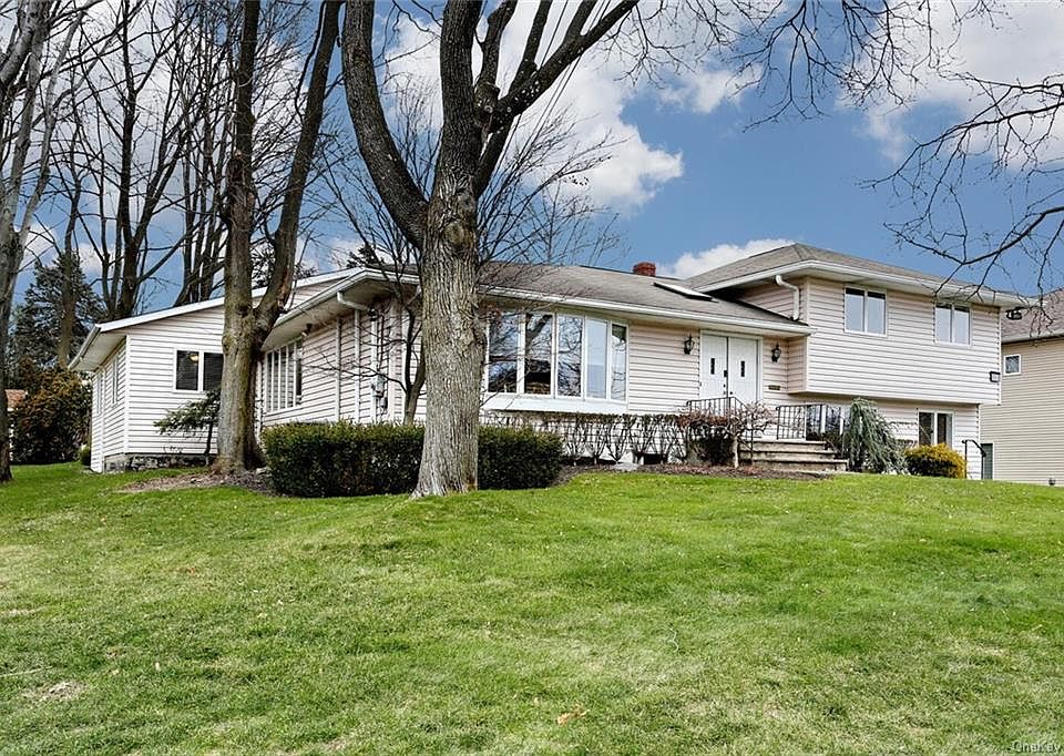 1st image of 13 Briarcliff Dr