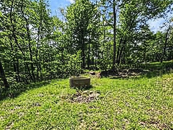 5th image of 832B Seven Hills Rd