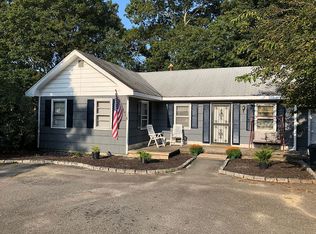 42 Holiday Blvd, Center Moriches, NY 11934