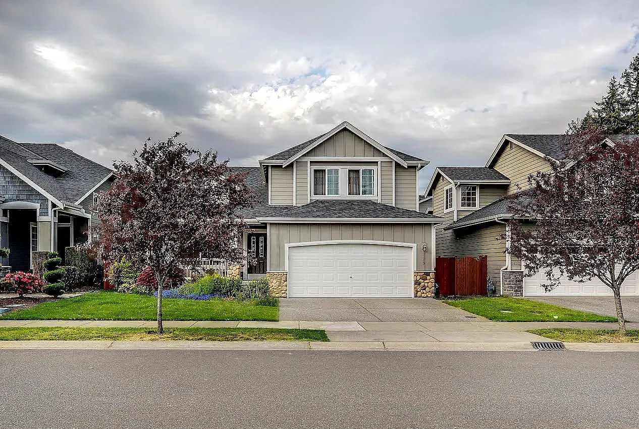 4 bed, 2.5 bath, 2028 sqft, $3,750 — Photo 1