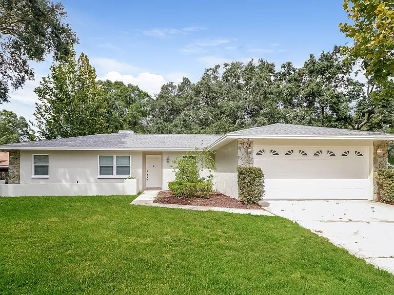 23200 Whitney Pl — Photo 1