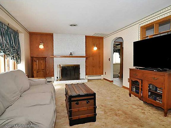 3rd image of 16 Byrd Ave
