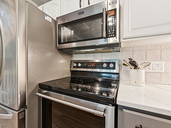 5th image of 670 Hickory Hill Ct