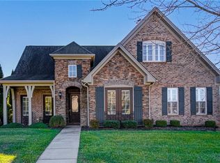 5592 Foxgate Cir, Winston Salem, NC 27106