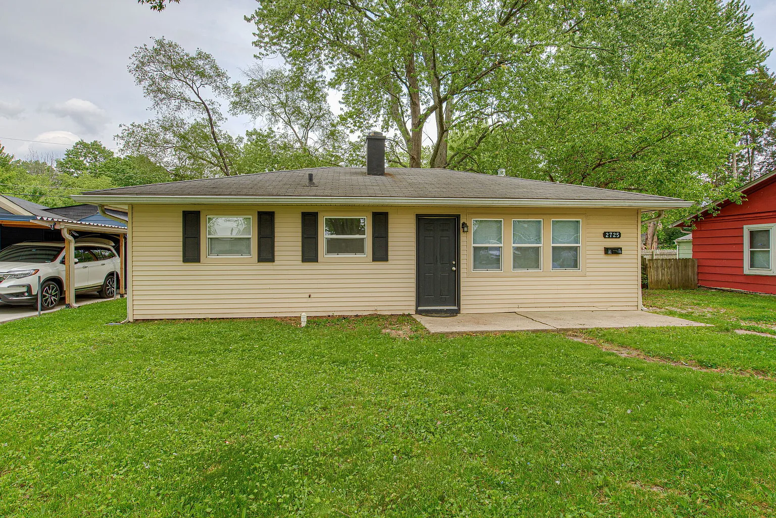 2725 Shirley Dr photo 1