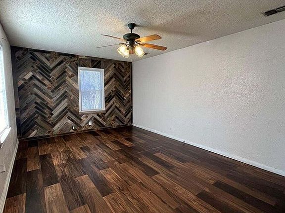 2nd image of 2422 29th St