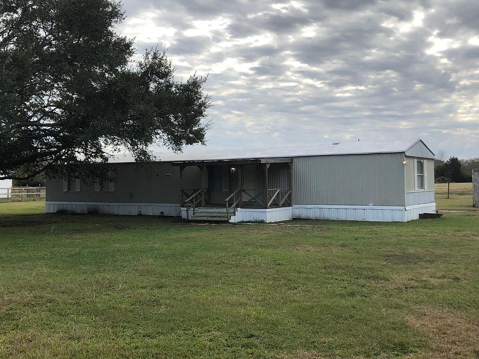 View of front of mobile home