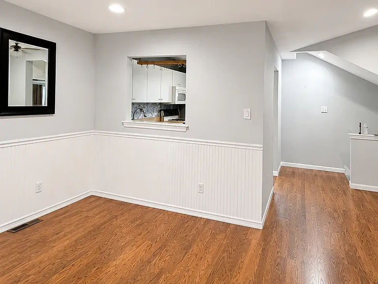 440 Atlanta Ct — Photo 6